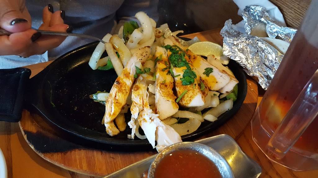 Chilis Grill & Bar | restaurant | 4111 Roswell Rd, Marietta, GA 30062, USA | 7709739419 OR +1 770-973-9419