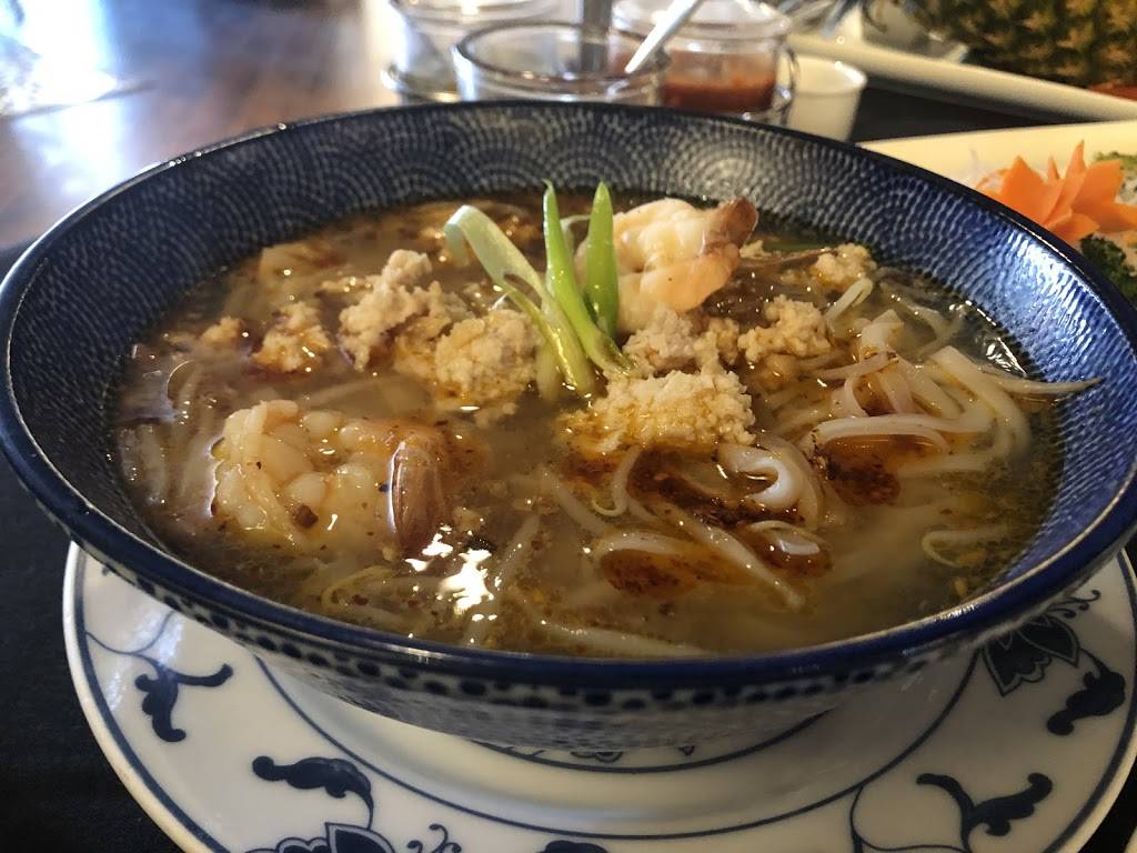 Thips Asian Bistro | restaurant | 807 E Walnut St, Columbia, MO 65201, USA | 5734425011 OR +1 573-442-5011