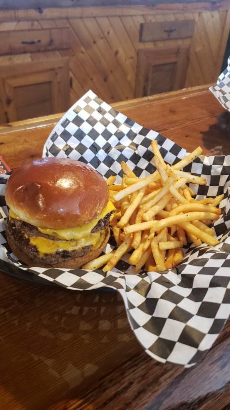 The Dirty Bird Bar and Grill | restaurant | 2130 US Hwy 136, Carthage, IL 62321, USA | 2173572846 OR +1 217-357-2846