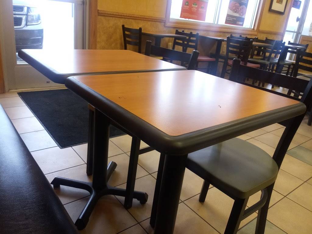 Subway | restaurant | 61210 Co Rd 687, Hartford, MI 49057, USA | 2696213100 OR +1 269-621-3100