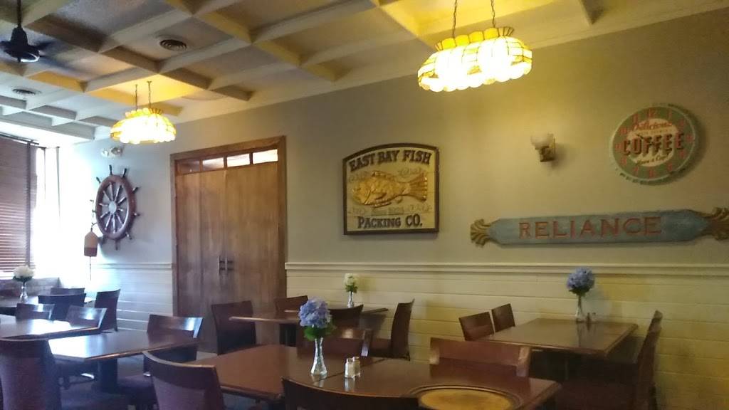 Dannys Seafood / Bar & Grille | restaurant | 574 N Front St, New Bedford, MA 02745, USA | 5089928643 OR +1 508-992-8643