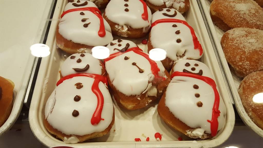 Krispy Kreme | bakery | 1305 West Chester Pike, Havertown, PA 19083, USA | 4844538075 OR +1 484-453-8075