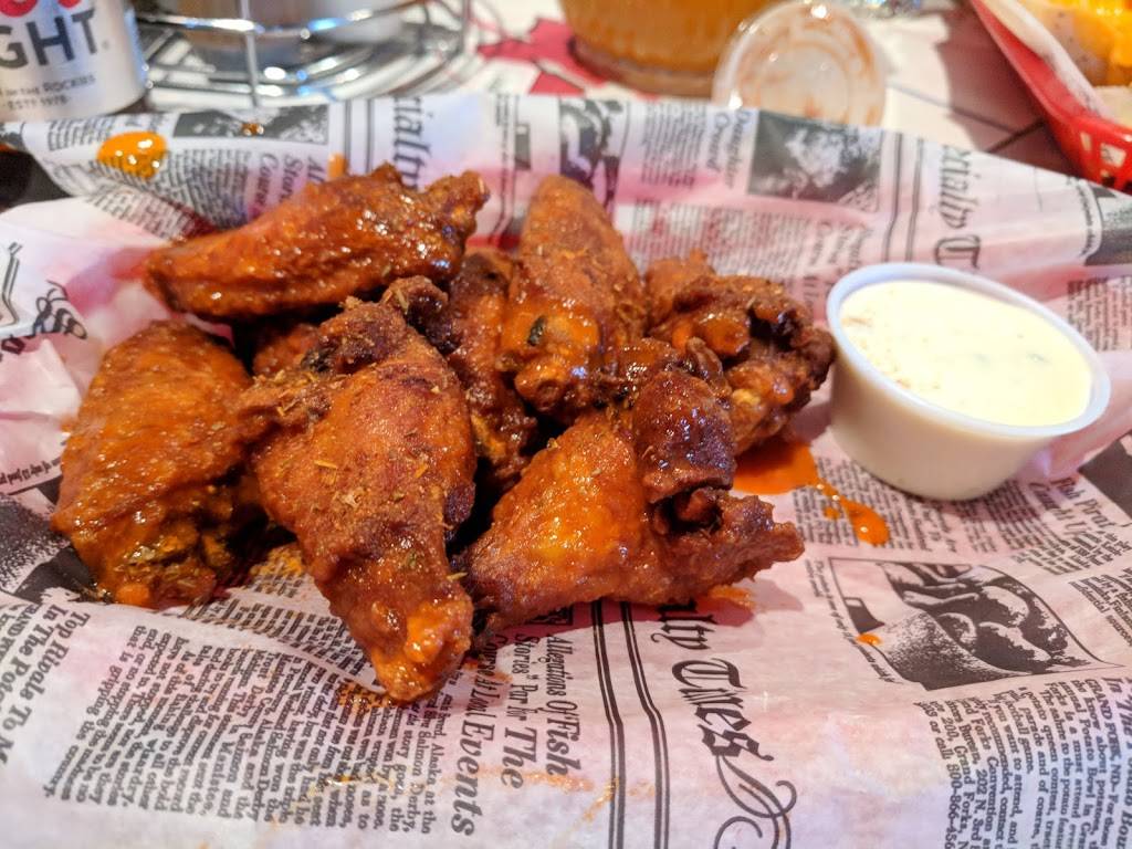 Pooleys Sports Bar and Event Center | restaurant | 5441 High Crossing Blvd, Madison, WI 53718, USA | 6082421888 OR +1 608-242-1888