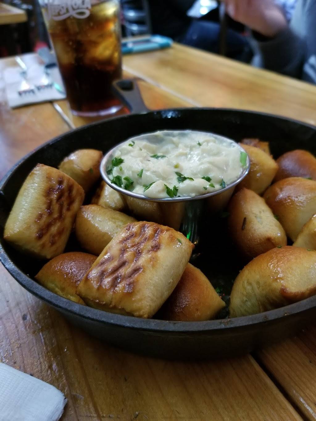 The Hills Local Pub | restaurant | 8758 La Mesa Blvd, La Mesa, CA 91942, USA | 6197417166 OR +1 619-741-7166