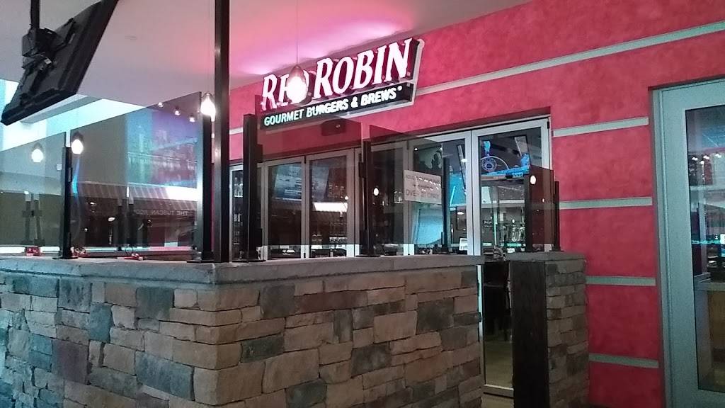Red Robin Gourmet Burgers and Brews | restaurant | 104 Greece Ridge Center Dr, Greece, NY 14626, USA | 5853337891 OR +1 585-333-7891