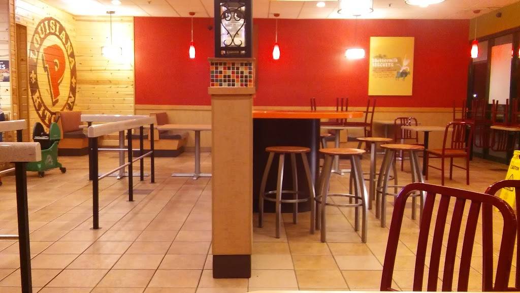 Popeyes Louisiana Kitchen | restaurant | 24901 Santa Clara St, Hayward, CA 94544, USA | 5107327783 OR +1 510-732-7783