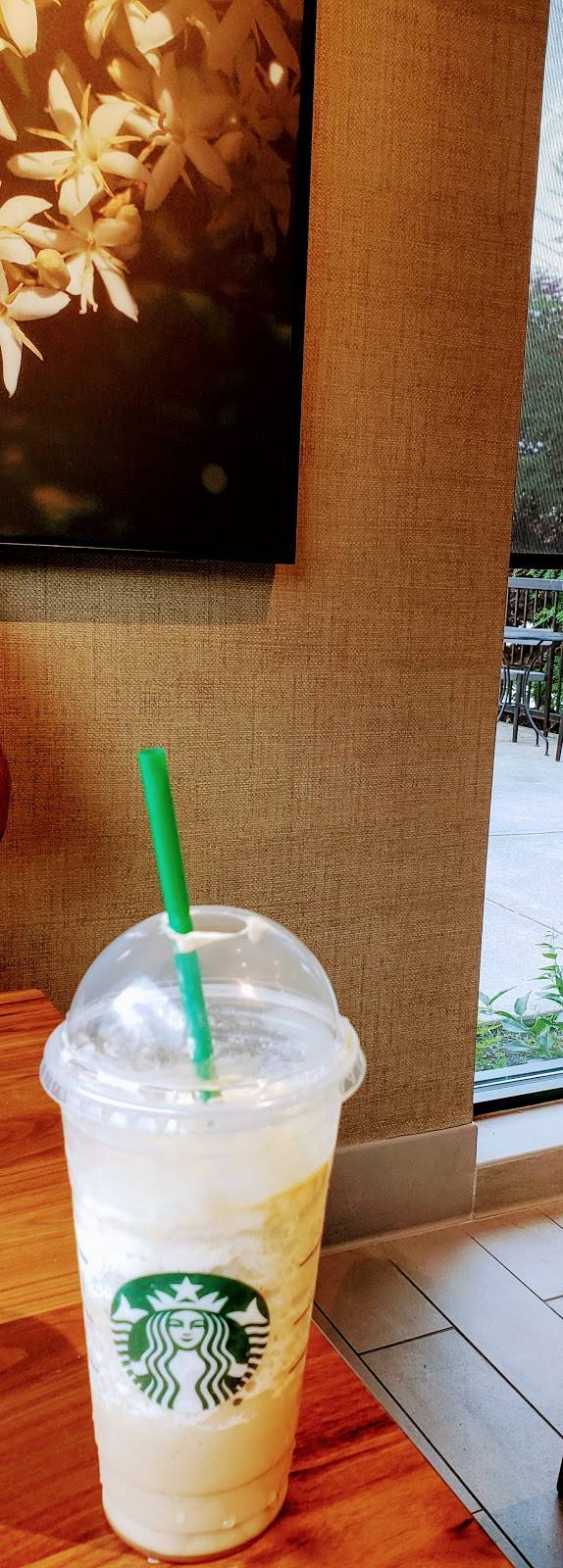 Starbucks | cafe | 1080 Forest Ave, Portland, ME 04103, USA | 2078781210 OR +1 207-878-1210