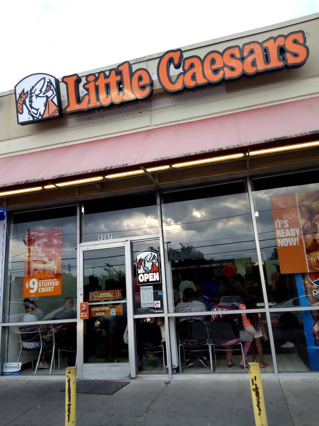 Little Caesars Pizza | meal takeaway | 9207 Cullen Blvd, Houston, TX 77051, USA | 7137387000 OR +1 713-738-7000