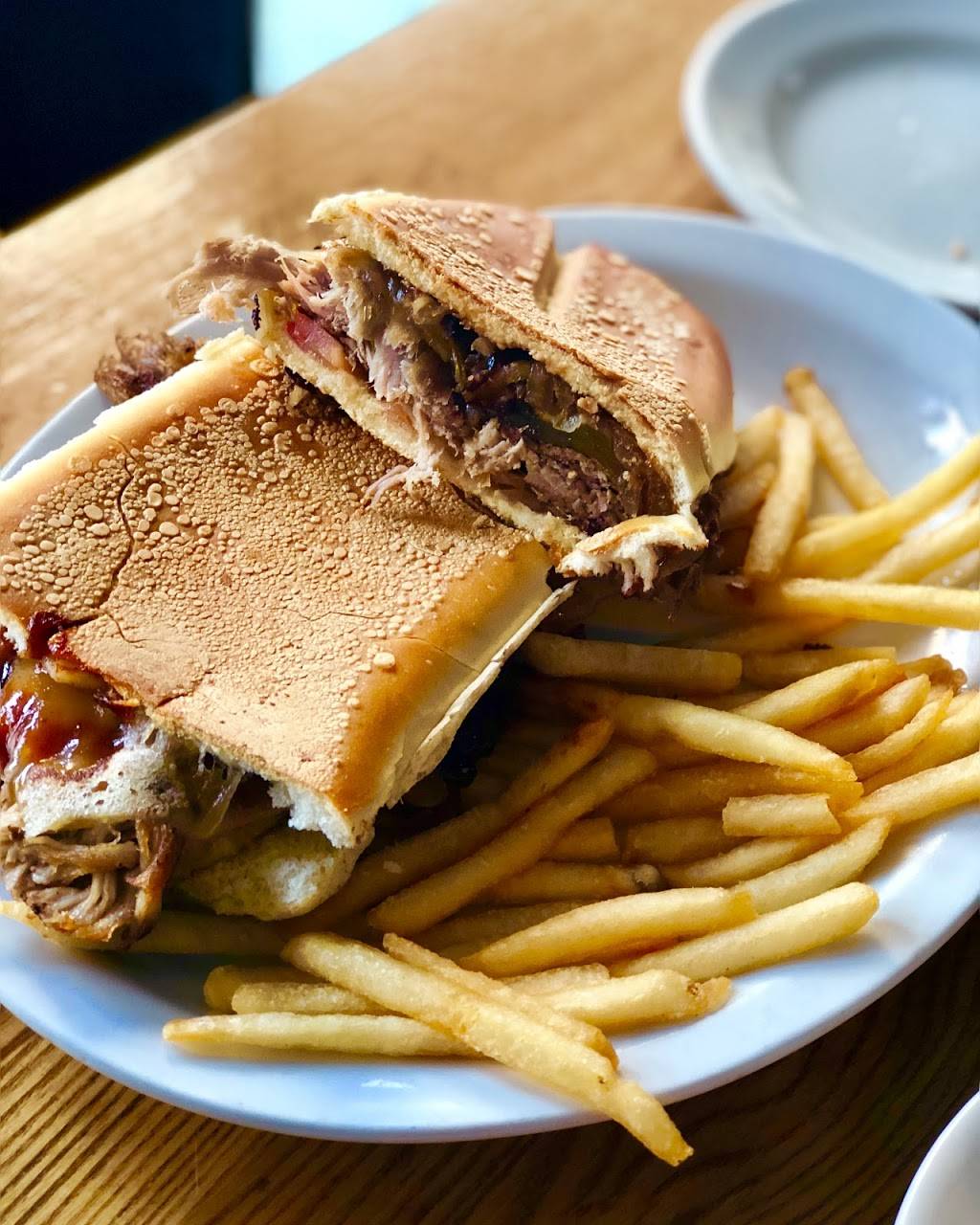 Versailles Restaurant | restaurant | 17410 Ventura Blvd, Encino, CA 91316, USA | 8189060756 OR +1 818-906-0756