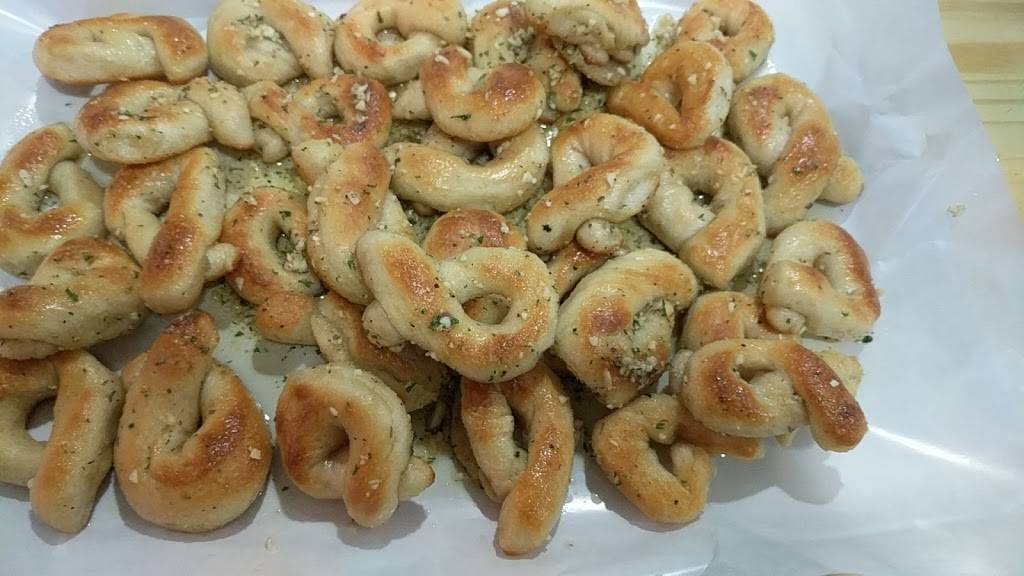 Elvios Pizzeria | restaurant | 60 Whittier Hwy, Moultonborough, NH 03254, USA | 6032539824 OR +1 603-253-9824