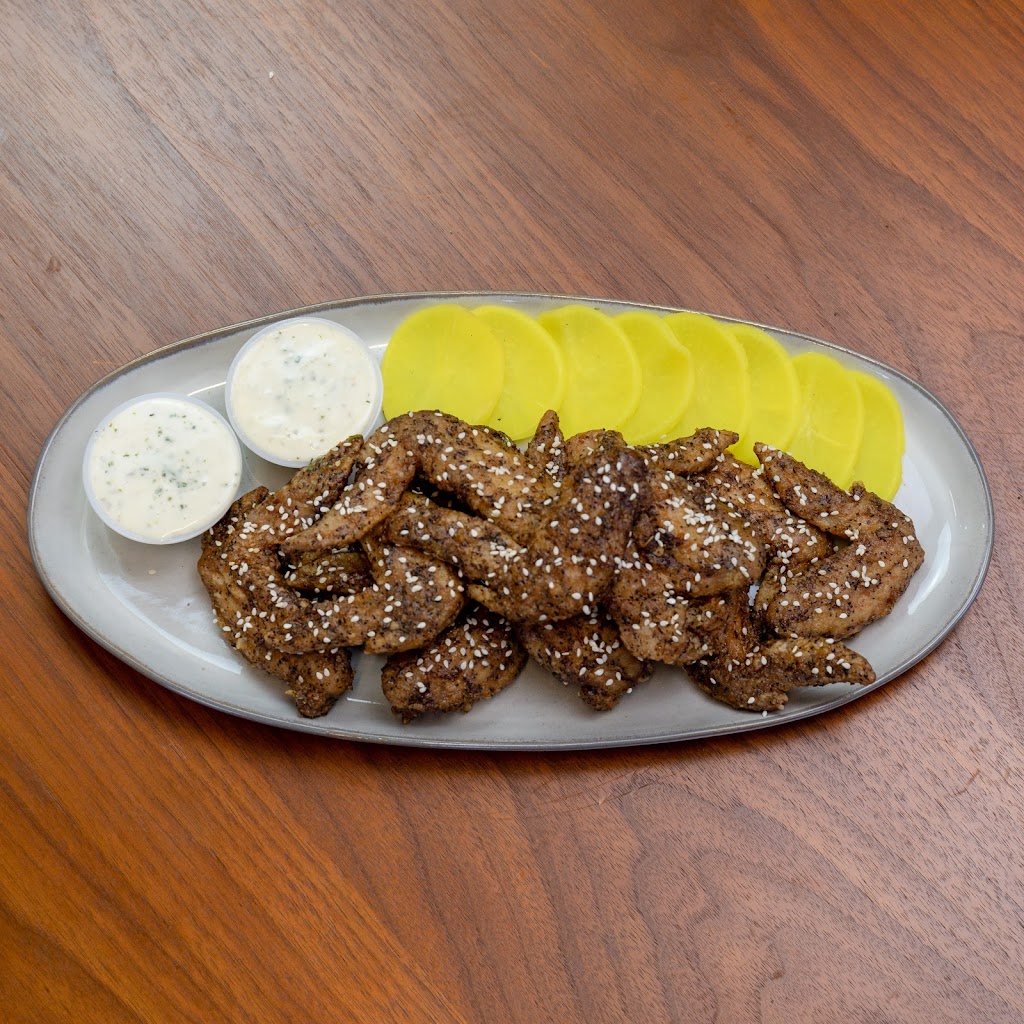 Wingchix | restaurant | 661 E 62nd St, Los Angeles, CA 90001, USA | 3233013396 OR +1 323-301-3396