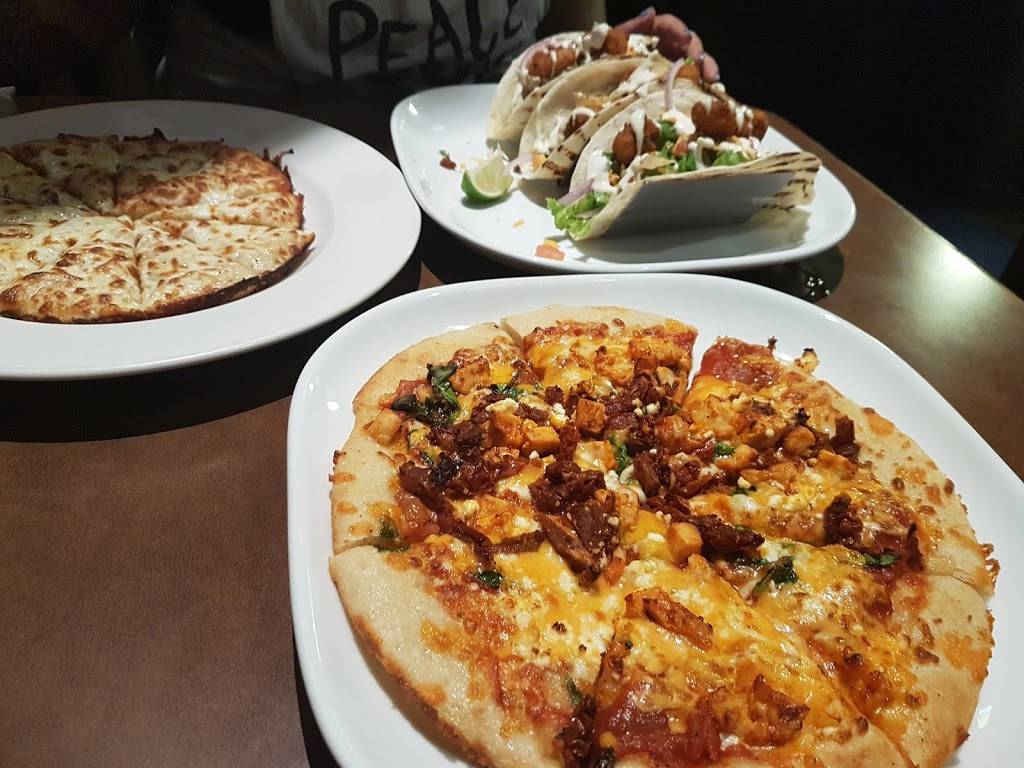 Boston Pizza | restaurant | 5 Carlson Ct, Etobicoke, ON M9W 6A2, Canada | 4166799320 OR +1 416-679-9320