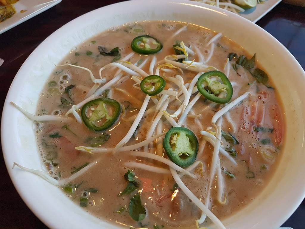 Pho Ginseng | restaurant | 12905 Rosedale Hill Ave, Huntersville, NC 28078, USA | 7049922227 OR +1 704-992-2227