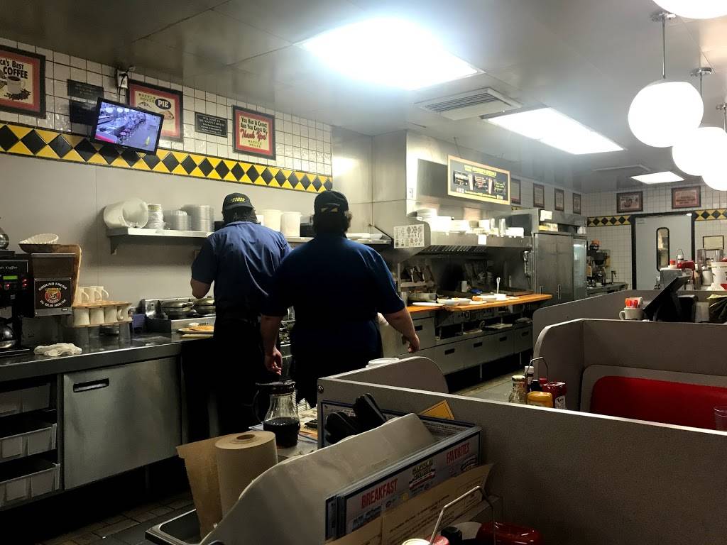 Waffle House | meal takeaway | 1612 South, TX-34, Terrell, TX 75160, USA | 9725630774 OR +1 972-563-0774