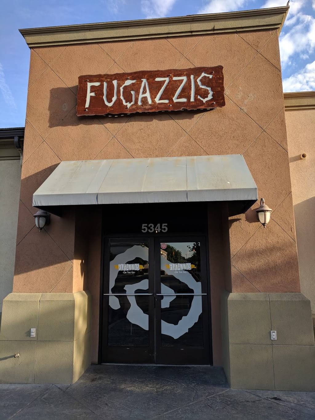 Fugazzis | restaurant | 8338, 5345 W Cypress Ave, Visalia, CA 93277, USA | 5596352790 OR +1 559-635-2790