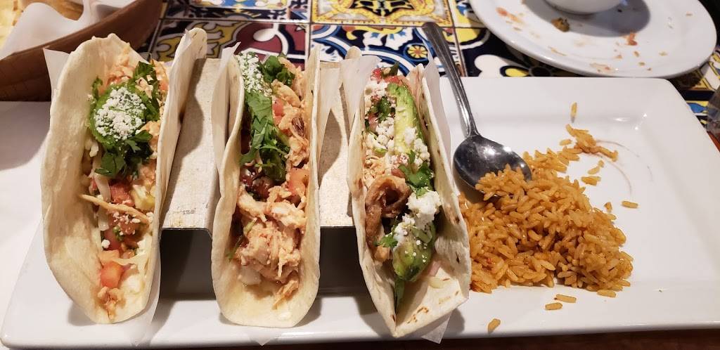 Chilis Grill & Bar | meal takeaway | 2409 N Richmond Rd, McHenry, IL 60050, USA | 8155780223 OR +1 815-578-0223