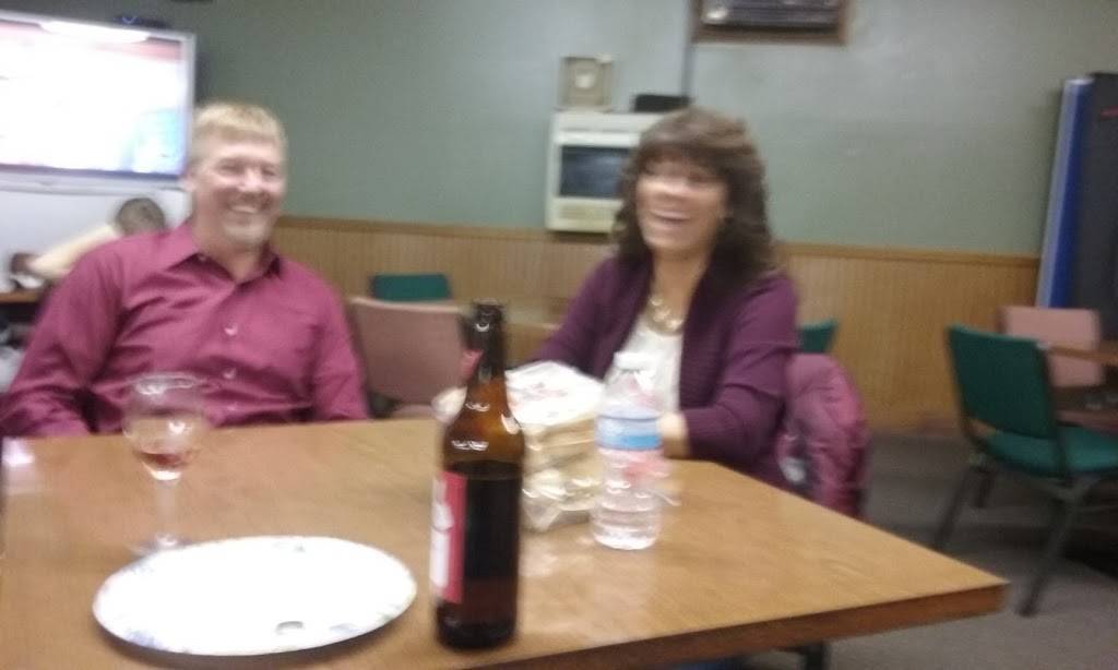 End Zone Sports Lounge | restaurant | 601 E Broadway St, Covington, OH 45318, USA | 9374732433 OR +1 937-473-2433