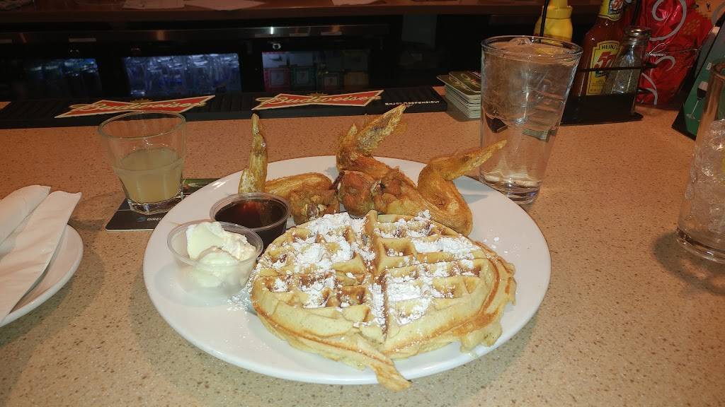 Scottini’s Sports Bar and Grille | restaurant | 7604 Reading Rd, Cincinnati, OH 45237, USA | 5137610245 OR +1 513-761-0245