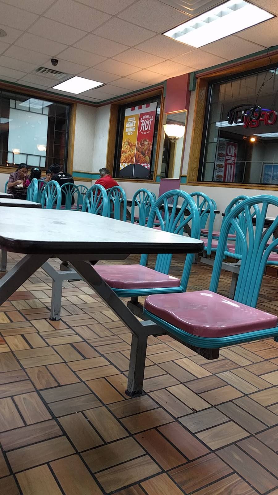 KFC | restaurant | 9201 Roosevelt Blvd, Philadelphia, PA 19114, USA | 2156778330 OR +1 215-677-8330