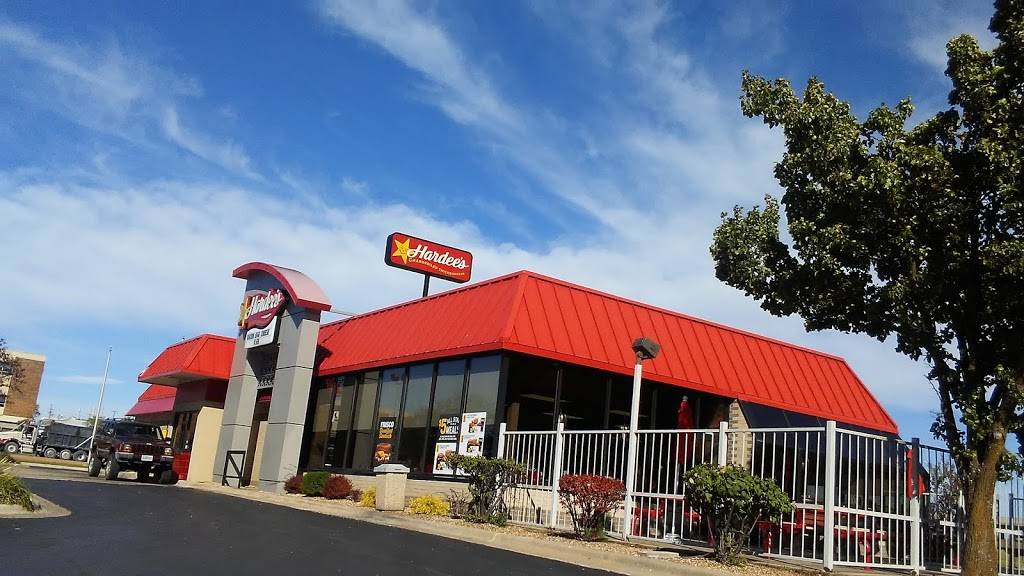 Hardees | restaurant | 3312 E Chestnut Expy, Springfield, MO 65802, USA | 4178652555 OR +1 417-865-2555