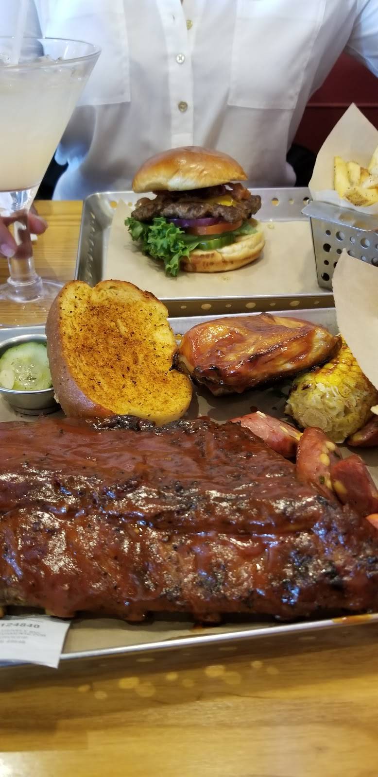 Chilis Grill & Bar | restaurant | 2670 Crossing Cir, Traverse City, MI 49684, USA | 2319290200 OR +1 231-929-0200