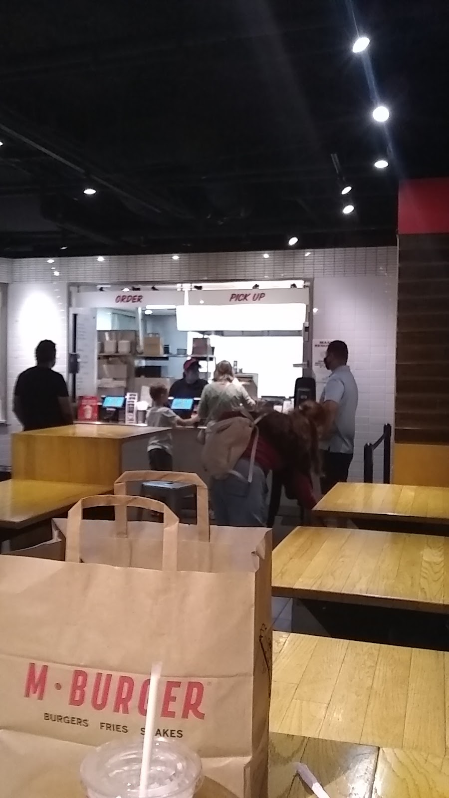 M Burger | restaurant | 835 N Michigan Ave, Chicago, IL 60611, USA | 3128671549 OR +1 312-867-1549