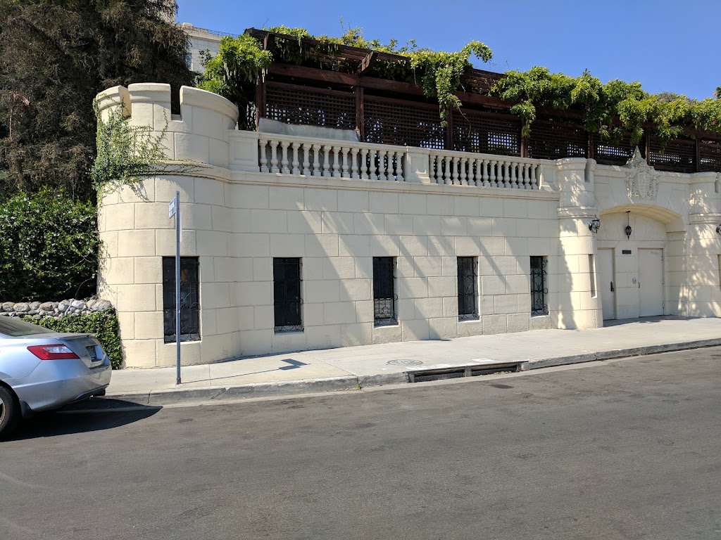 The Oaks Gourmet Market & Cafe | restaurant | 1915 N Bronson Ave, Los Angeles, CA 90068, USA | 3238718894 OR +1 323-871-8894