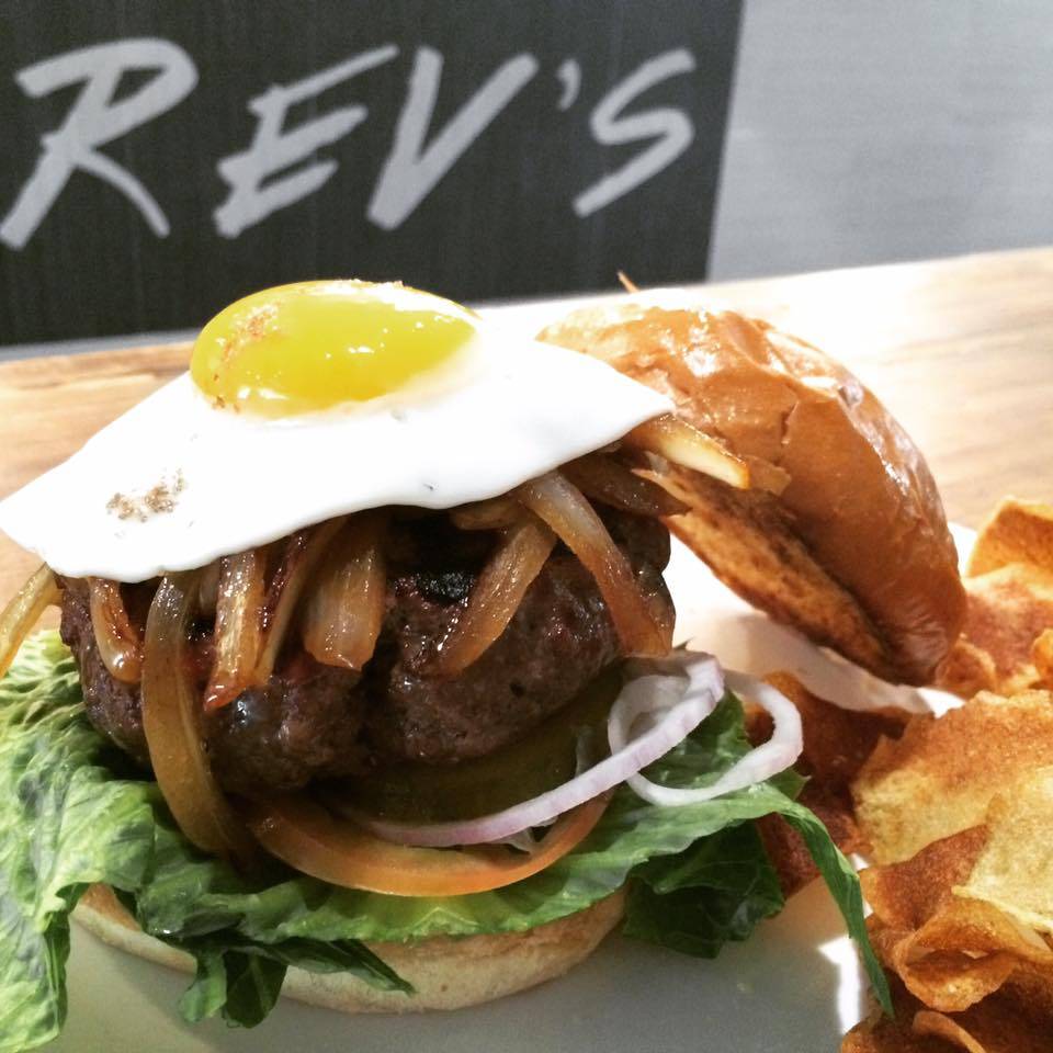 REVs Farmhouse | restaurant | 49271 Golden Oak Loop, Oakhurst, CA 93644, USA | 5596583276 OR +1 559-658-3276