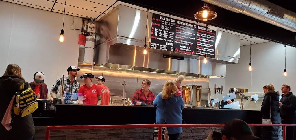 Luckys Spitfire | restaurant | S74W17090 Janesville Rd, Muskego, WI 53150, USA | 4145261220 OR +1 414-526-1220