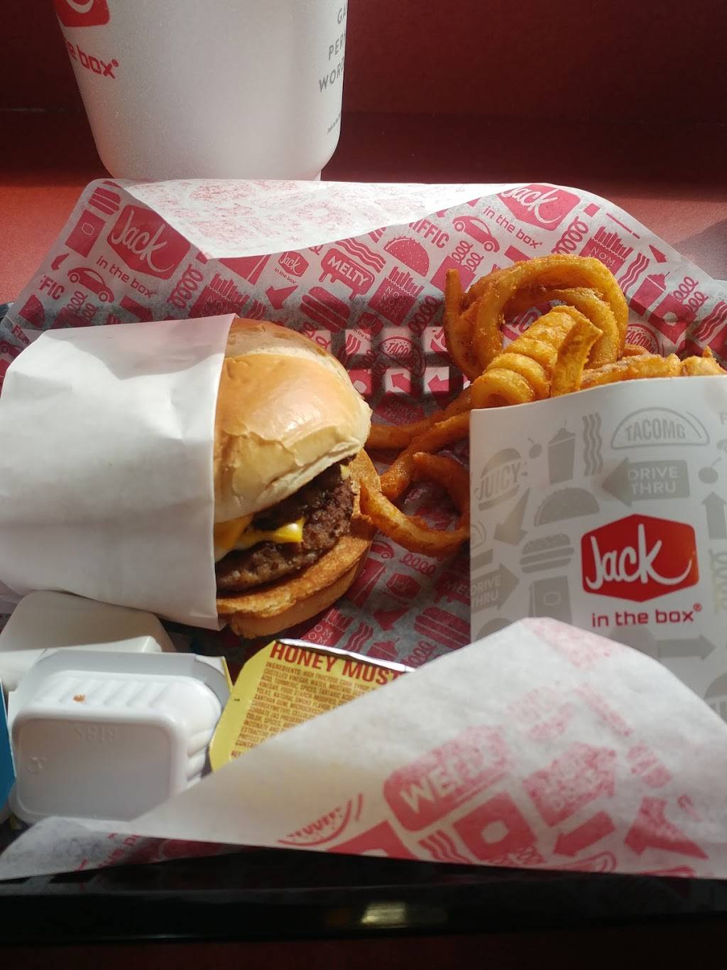 Jack in the Box | restaurant | 2163 Madison Ave, Granite City, IL 62040, USA | 6184525847 OR +1 618-452-5847