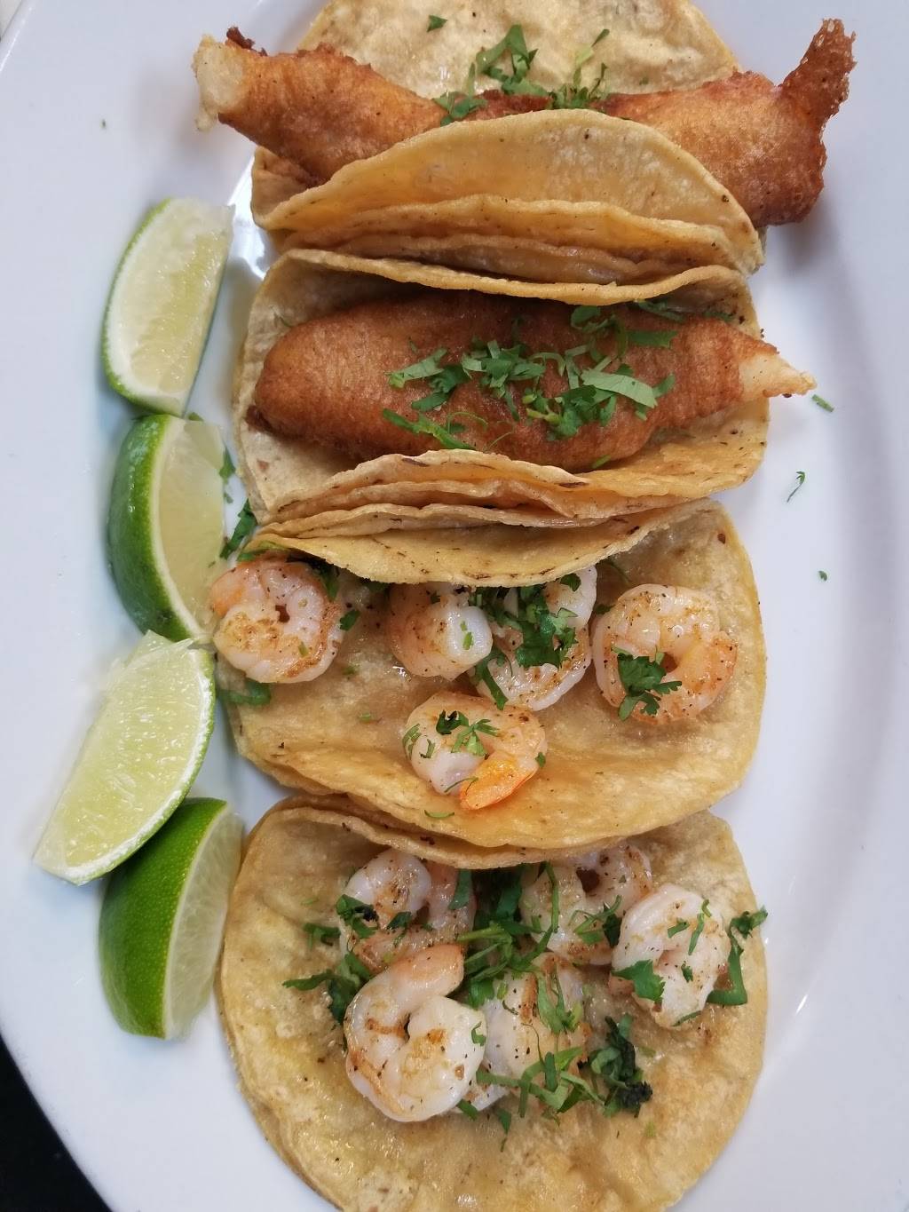 Hacienda De Los Perez Mexican Grill | restaurant | 50 Industrial Dr #104, Gilberts, IL 60136, USA | 8478444191 OR +1 847-844-4191