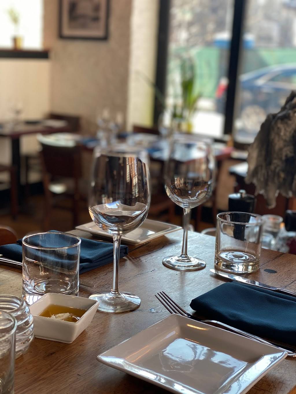 Modo Mio Taverna | restaurant | 705 S 5th St, Philadelphia, PA 19147, USA | 2672392712 OR +1 267-239-2712