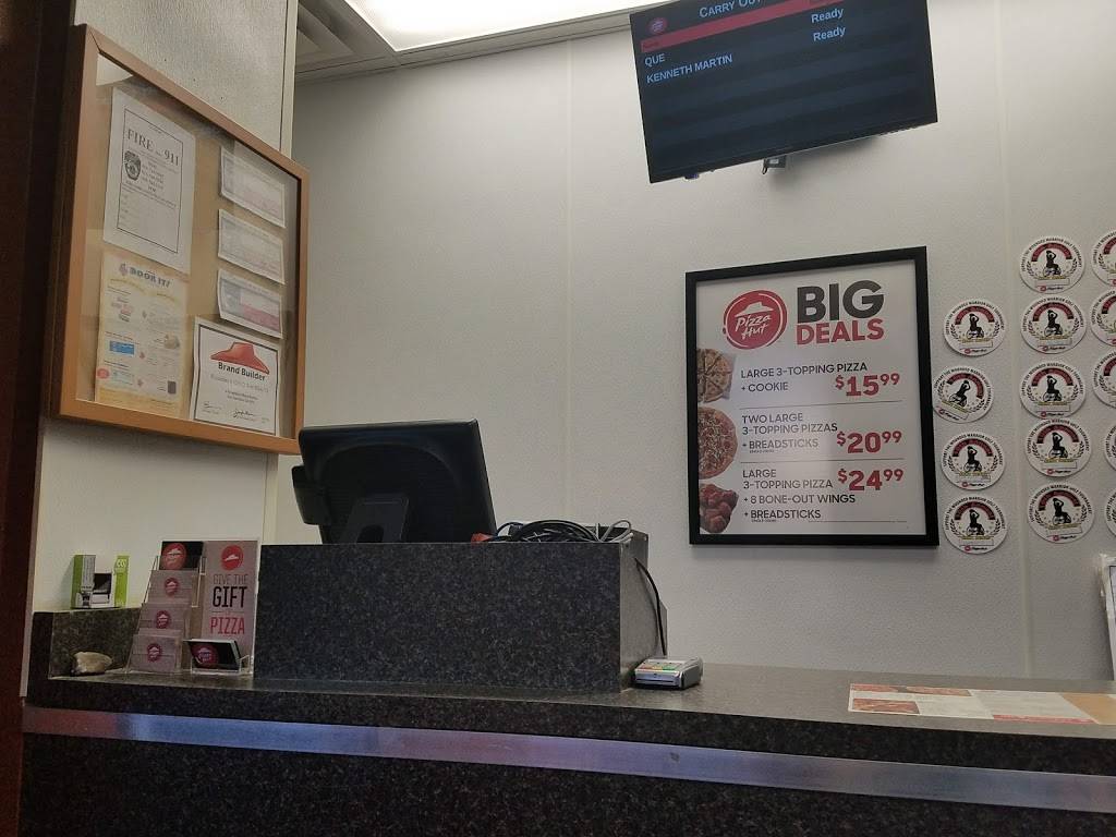 Pizza Hut | meal delivery | 2959 Carter Rd Bldg. 2969, Fort Bliss, TX 79906, USA | 9152640031 OR +1 915-264-0031