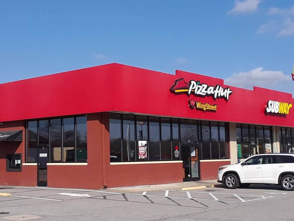 Pizza Hut | meal takeaway | 106 W Nashville Dr, Nashville, NC 27856, USA | 2524599600 OR +1 252-459-9600