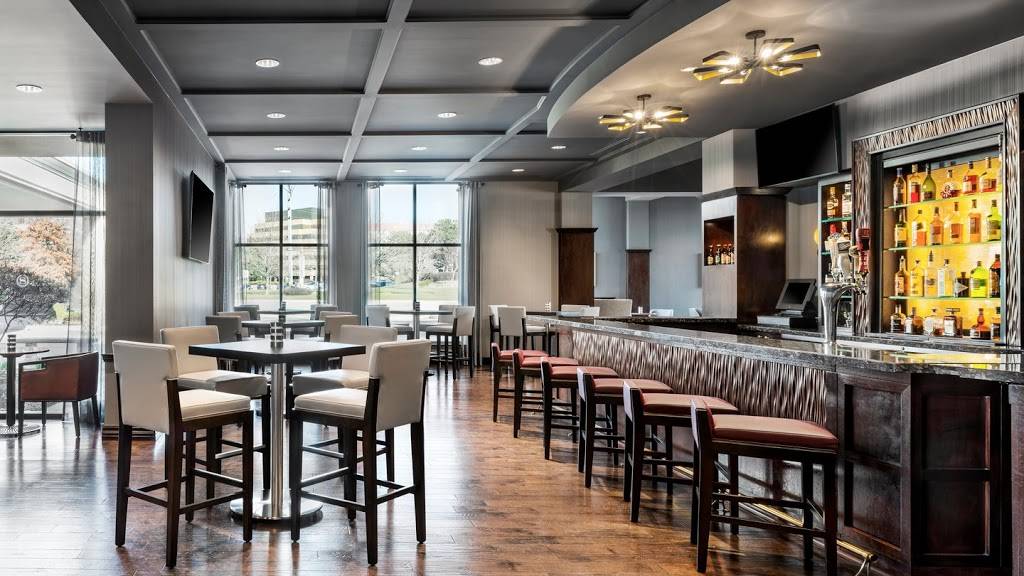 Olio Mediterranean Grille | restaurant | 801 Dixon Rd, Etobicoke, ON M9W 1J5, Canada | 4162137504 OR +1 416-213-7504