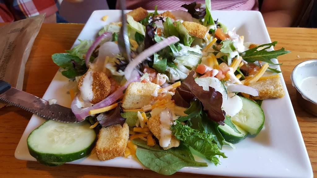 Chilis Grill & Bar | restaurant | 1460 Towne Lake Pkwy, Woodstock, GA 30189, USA | 7705927676 OR +1 770-592-7676