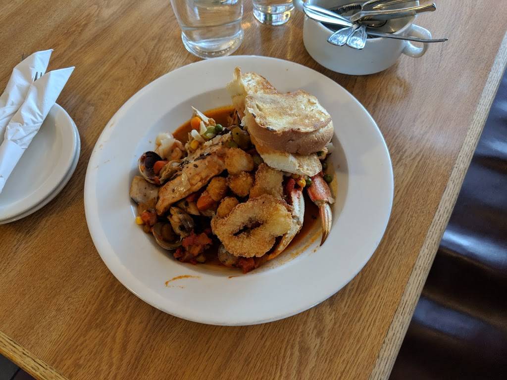 Five Hooks Fish Grill | restaurant | 2232 Queen Anne Ave N, Seattle, WA 98109, USA | 2064031263 OR +1 206-403-1263