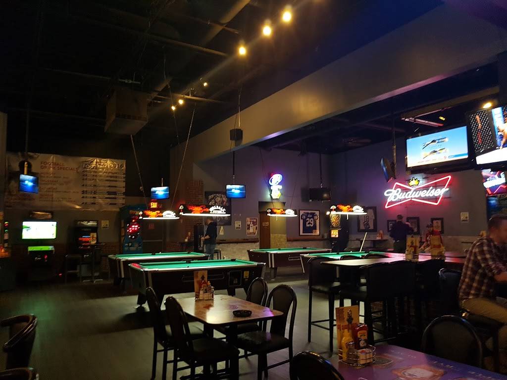 Sidelines Sports Pub | restaurant | 9283 E US Hwy 36, Avon, IN 46123, USA | 3172730199 OR +1 317-273-0199
