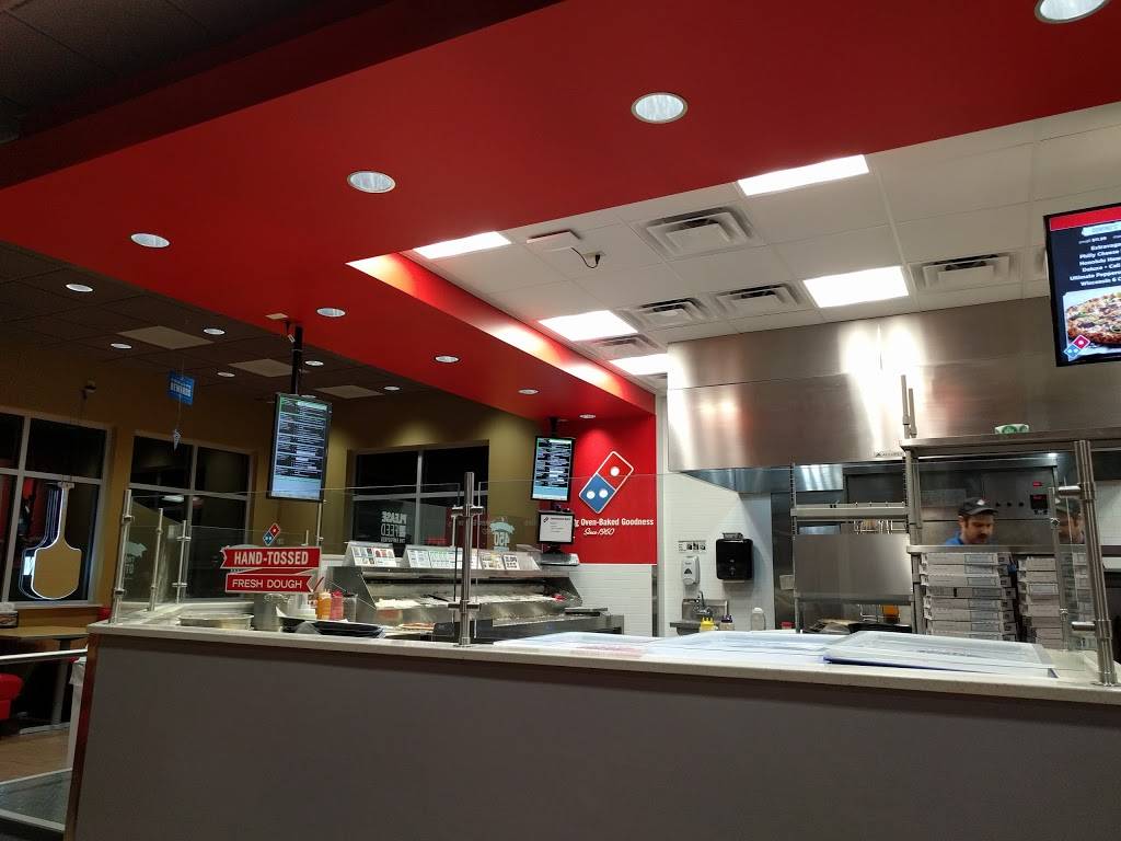 Dominos Pizza | meal delivery | 955 Wabash Ave, Terre Haute, IN 47807, USA | 8122328133 OR +1 812-232-8133