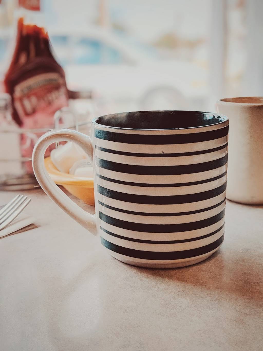 Little Pantry Cafe | restaurant | 980 State St F2, Hemet, CA 92543, USA | 9519290908 OR +1 951-929-0908