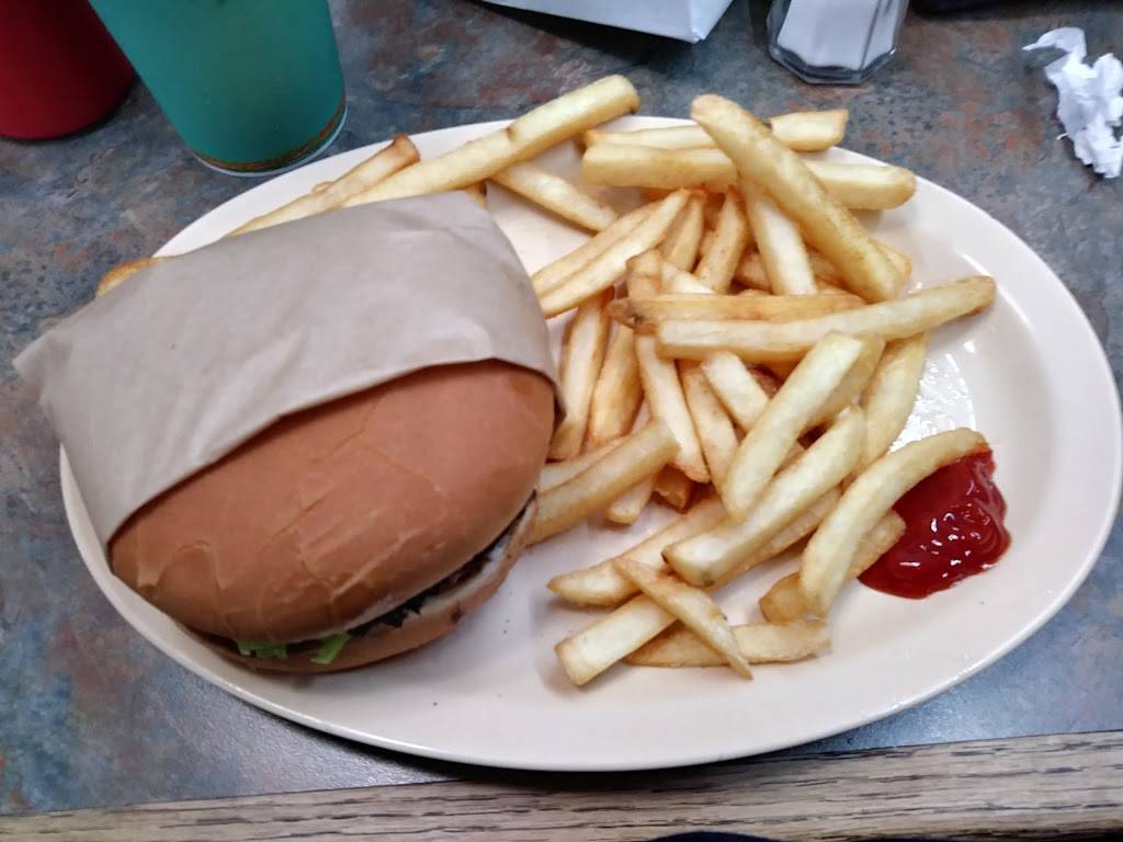 Toms Famous Burgers 9 | restaurant | 1101 N Avalon Blvd, Wilmington, CA 90744, USA | 3105183164 OR +1 310-518-3164