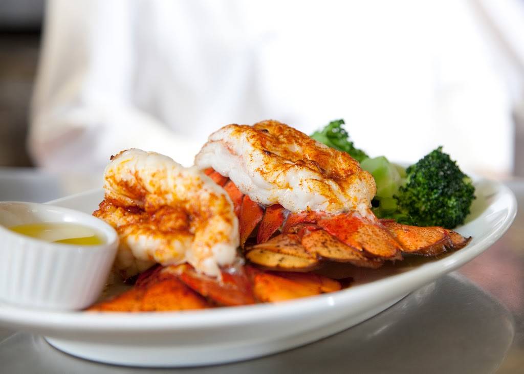 Maxwells at the Club | restaurant | 500 N Kingsbury St, Chicago, IL 60654, USA | 3125275800 OR +1 312-527-5800