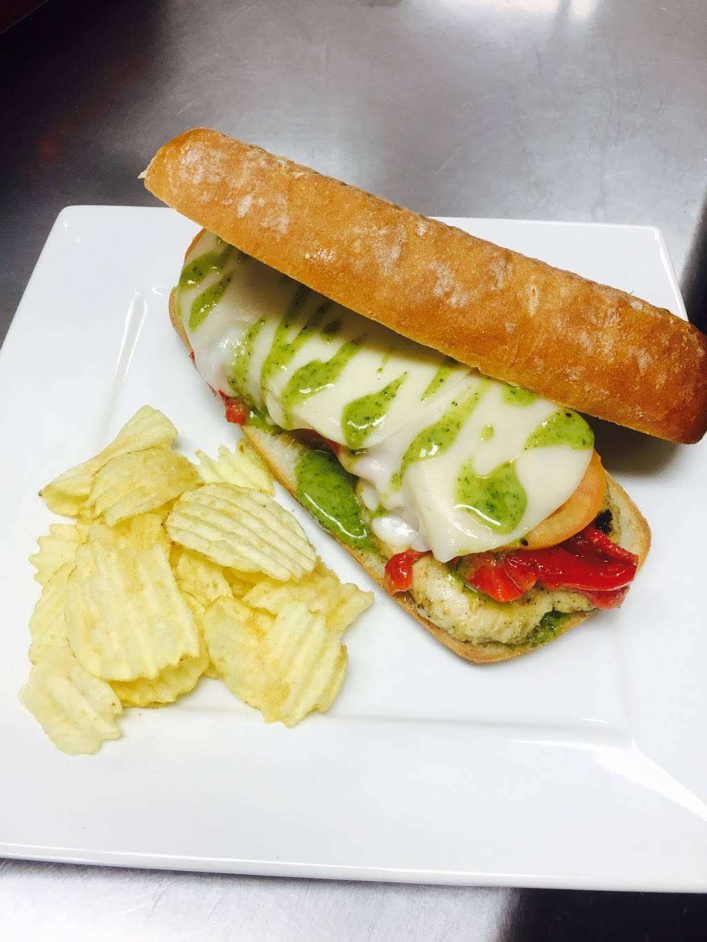 Wing Hut | restaurant | 1936 MacDade Boulevard #5, Woodlyn, PA 19094, USA | 4844873682 OR +1 484-487-3682