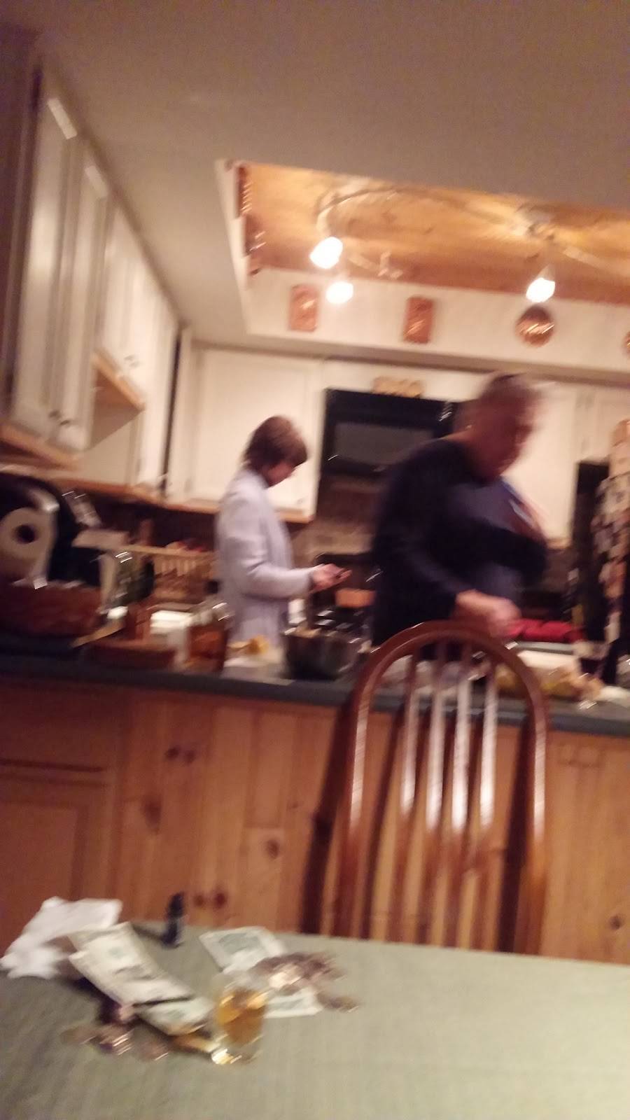 Mineola Hotel & Restaurant Incorporated | restaurant | 91 Cora Ave, Fox Lake, IL 60020, USA | 8475870771 OR +1 847-587-0771