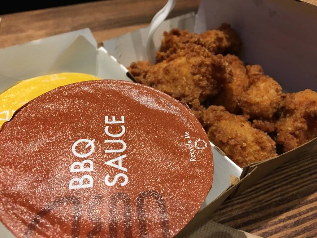 Shake Shack | restaurant | 239 W 47th St, Kansas City, MO 64112, USA | 8167084030 OR +1 816-708-4030