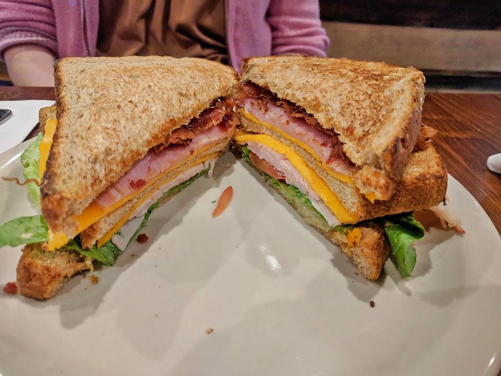 Walts Pub & Grill | restaurant | 1050 Kalberer Rd, West Lafayette, IN 47906, USA | 7655886148 OR +1 765-588-6148