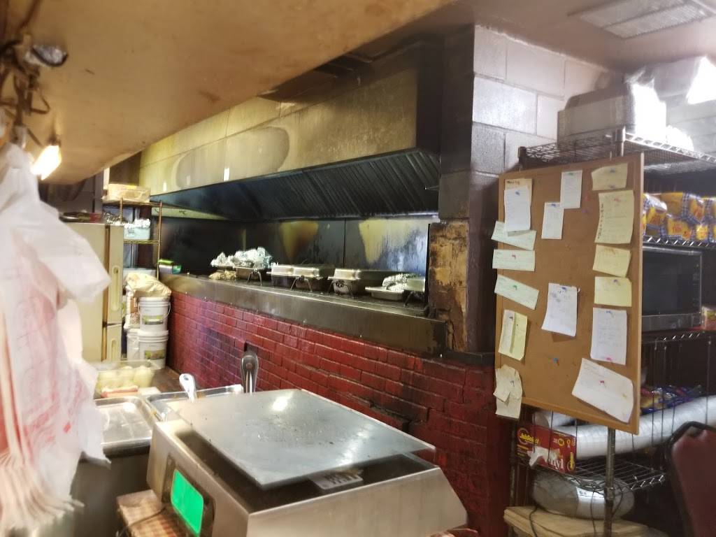 Old Smokehouse | restaurant | 5145 Fredericksburg Rd, San Antonio, TX 78229, USA | 2103405039 OR +1 210-340-5039