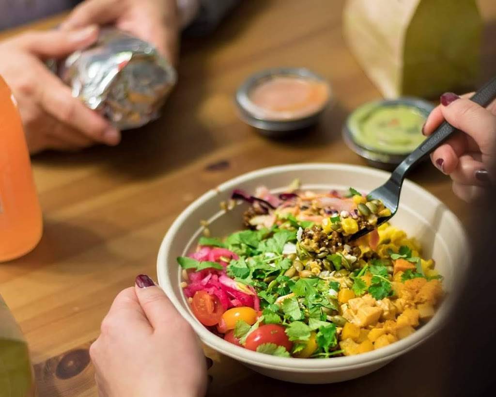 Mucho Burrito Fresh Mexican Grill | restaurant | Pen Centre, 221 Glendale Ave, St. Catharines, ON L2T 2K9, Canada | 9056847237 OR +1 905-684-7237