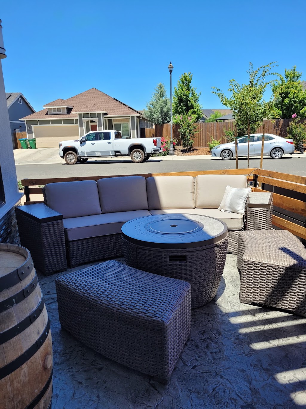 The Alibi Pub & Grill | restaurant | 3010 Floral Ave Ste 125, Chico, CA 95973, USA | 5304878677 OR +1 530-487-8677