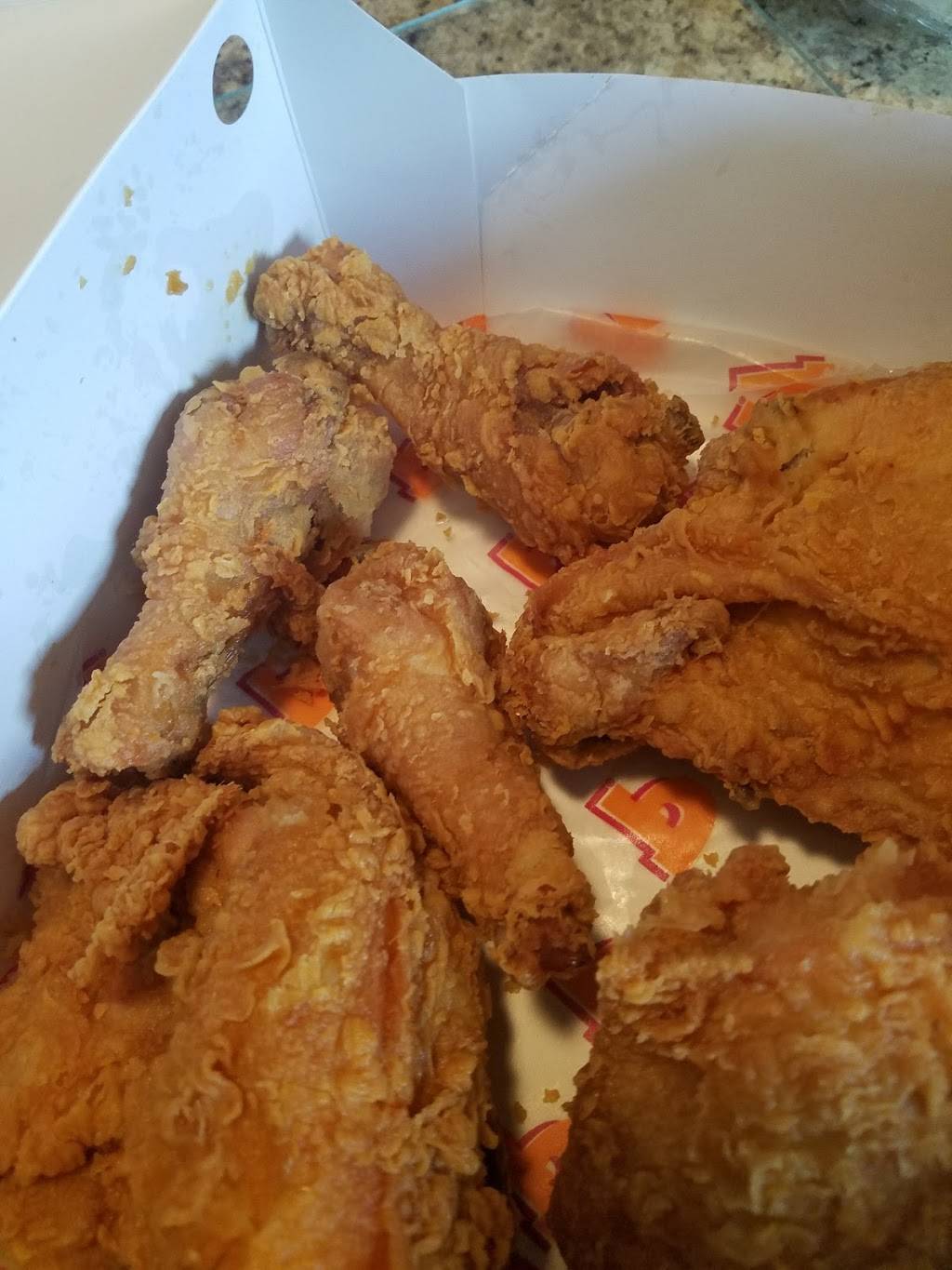 Popeyes Louisiana Kitchen | restaurant | 6876 Macedonia Commons Blvd, Macedonia, OH 44056, USA | 3304670770 OR +1 330-467-0770